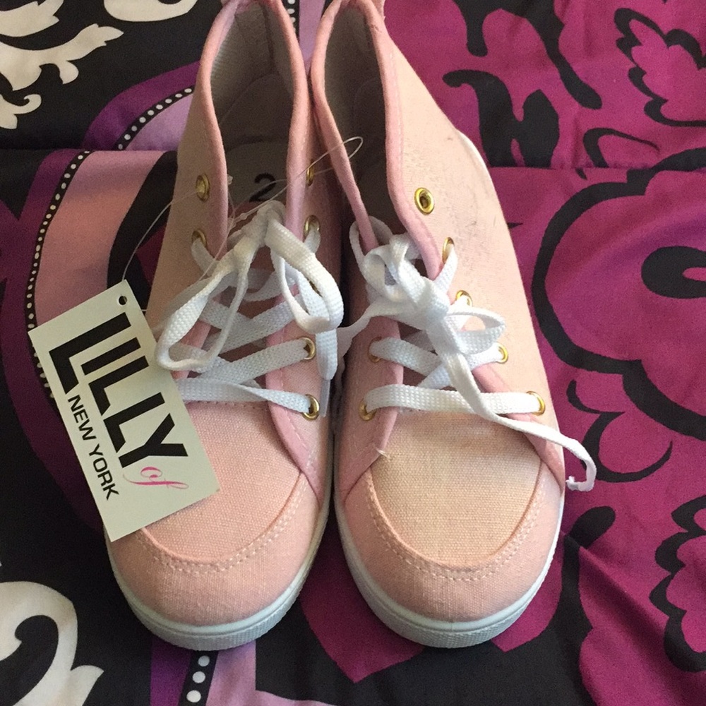 NWT Girls Pink high top tennis shoes